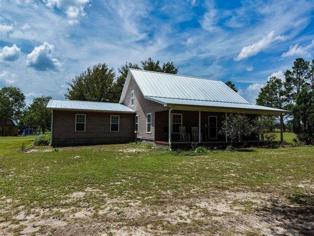 House for sale in Lee, Florida
