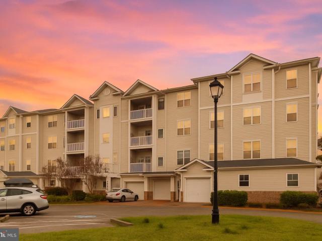 Condo for sale in California, Maryland