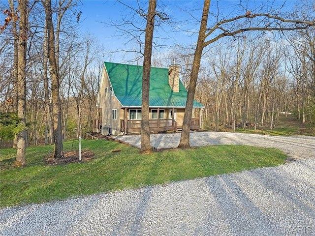 House for sale in Stoutsville, Missouri