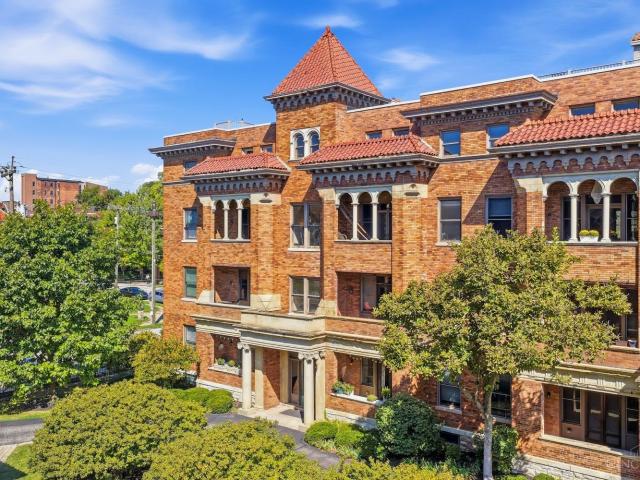 Condo for sale in Peebles Corner, Cincinnati