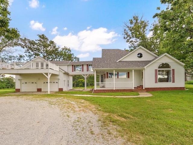 House for sale in Stone, Missouri