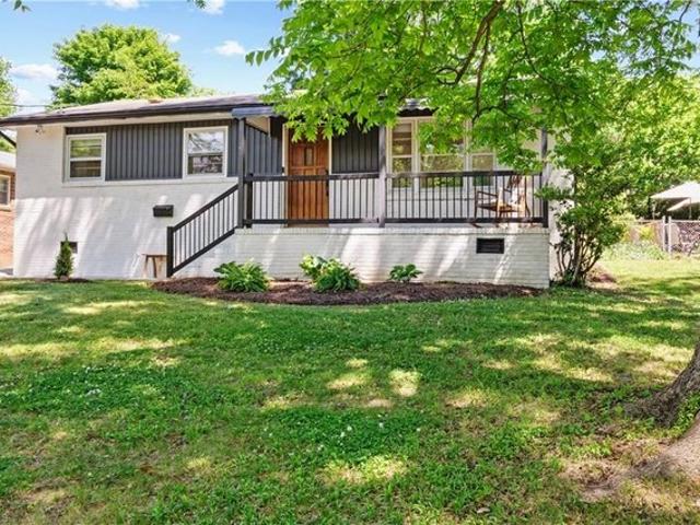 House for sale in Pfafftown, North Carolina