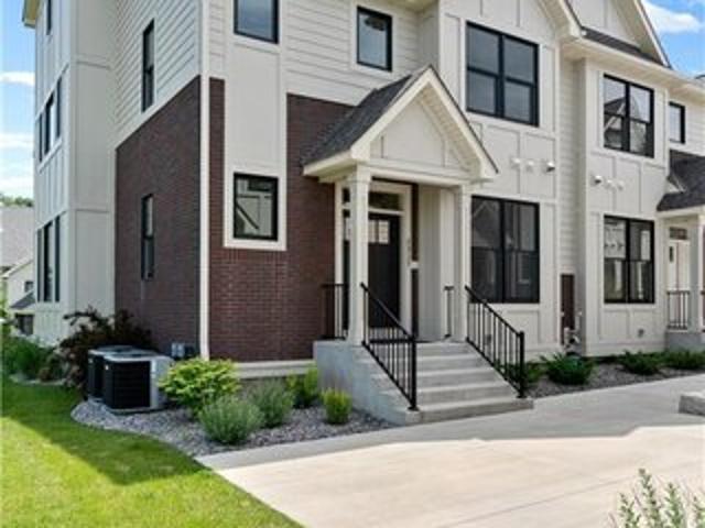 Townhouse for sale in Park Place Village, Hudson