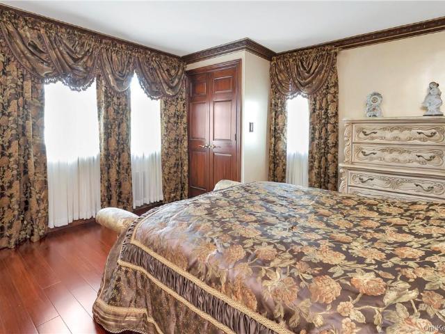 House for sale in Thornwood, New York