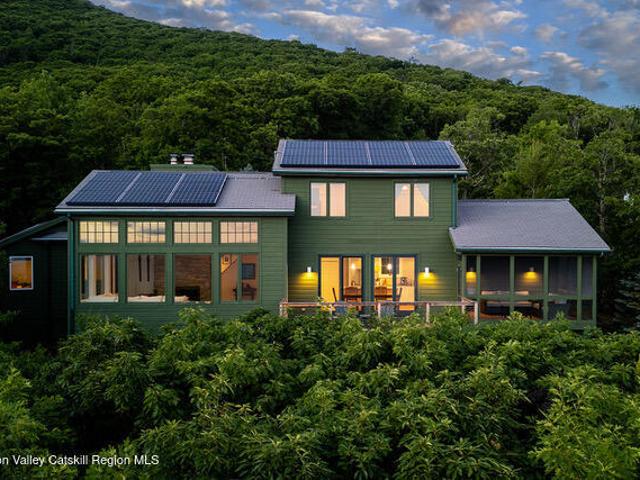 House for sale in Bearsville, New York