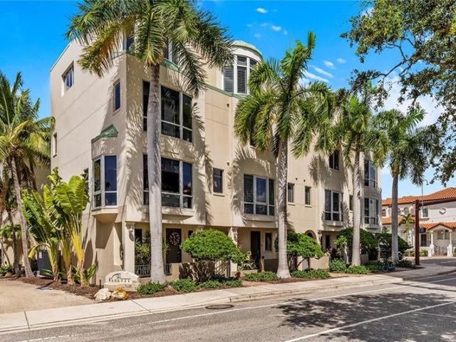 Townhouse for sale in Sarasota, Florida