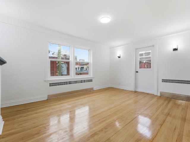 Apartment for rent in Somerset, Ottawa