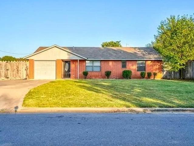 House for sale in Cache, Comanche County