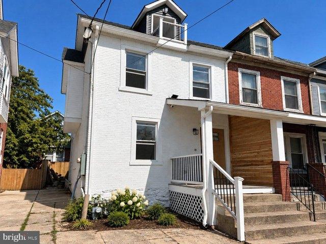 Townhouse for sale in Ardmore, Pennsylvania