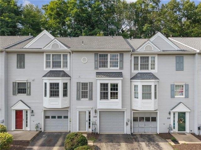 Townhouse for sale in Canonsburg, Pennsylvania