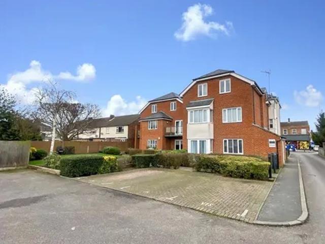 Room for rent in Longlands, Halfway Street