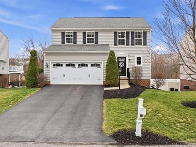House for sale in Coraopolis, Pennsylvania
