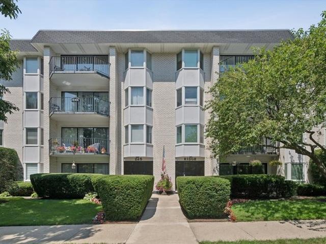 Condo for sale in Wilmette, Illinois