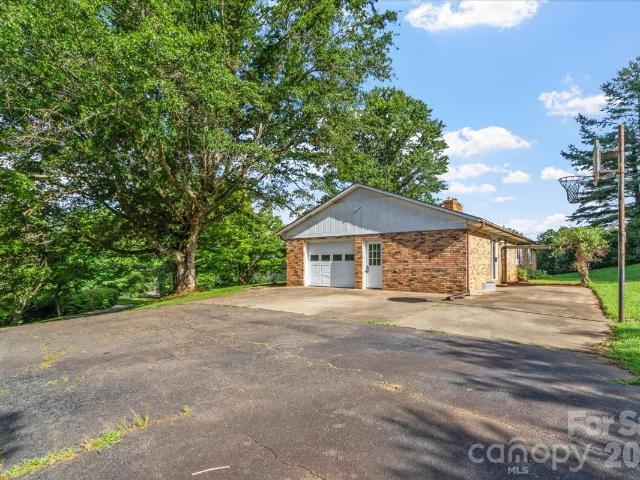 House for sale in Yancey, North Carolina