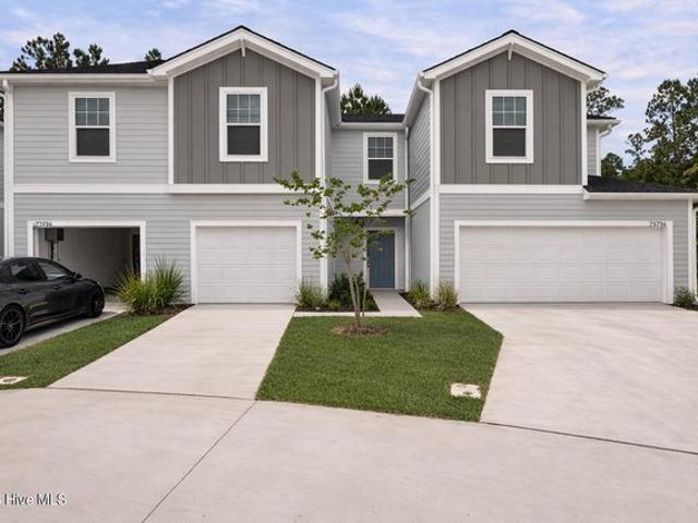 Townhouse for sale in Holly Ridge, North Carolina