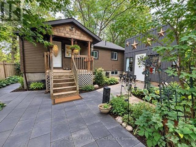 House for sale in Wasaga Beach, Central Ontario