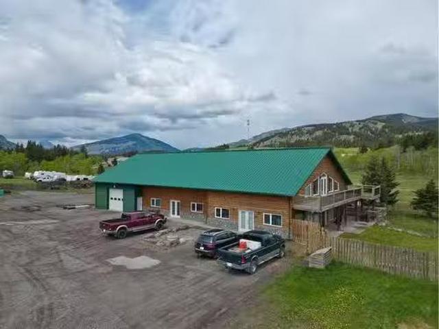 House for sale in Alberta