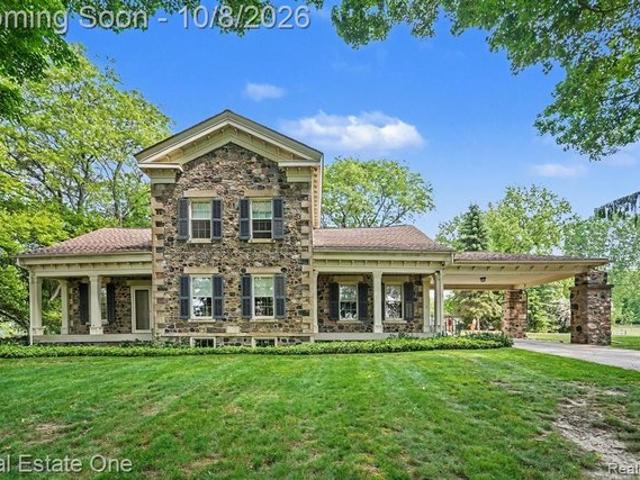 House for sale in Highland, Highland Township