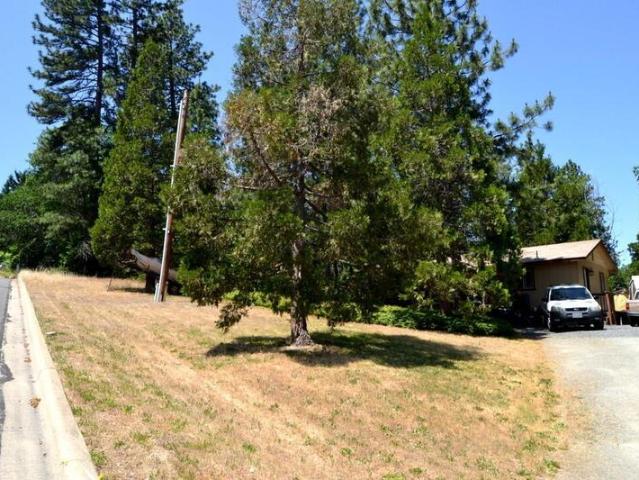 Duplex for sale in Grants Pass
