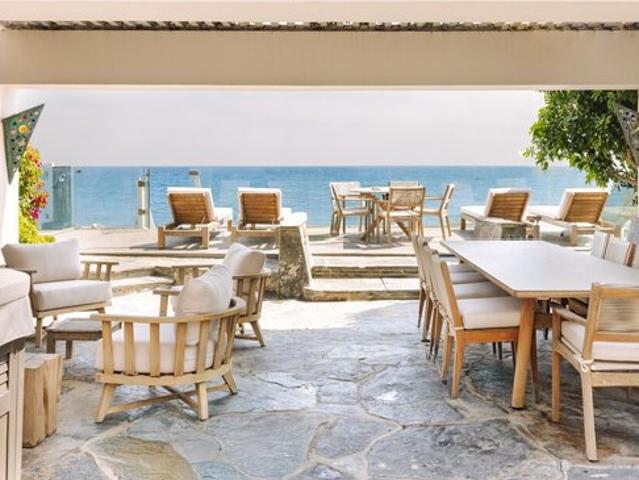 House for sale in Malibu Beach, Malibu