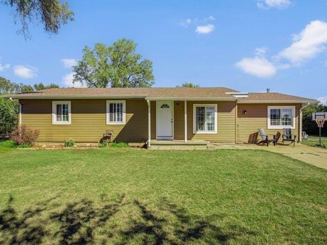 House for sale in Pretty Prairie, Reno County