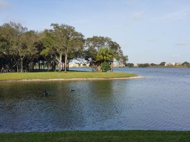 Condo for sale in Oakland Park, Florida