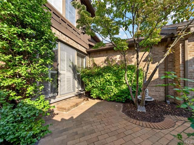 Condo for sale in Bingham Woods, Southfield Township