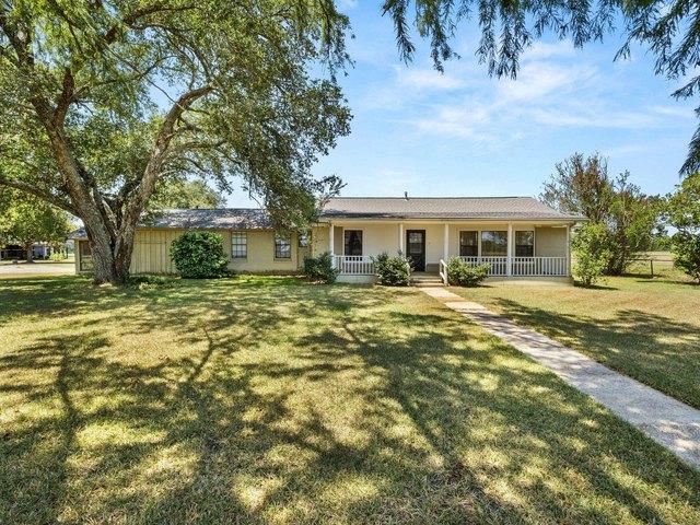 House for sale in Pitkin, Louisiana