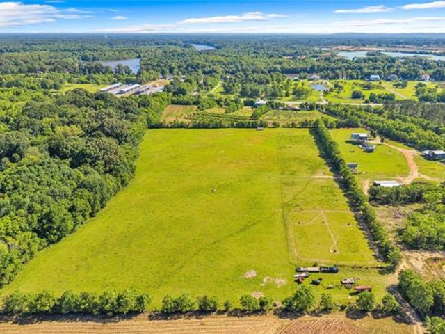 House for sale in Elmore, Alabama