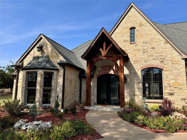 House for sale in Chouteau, Oklahoma