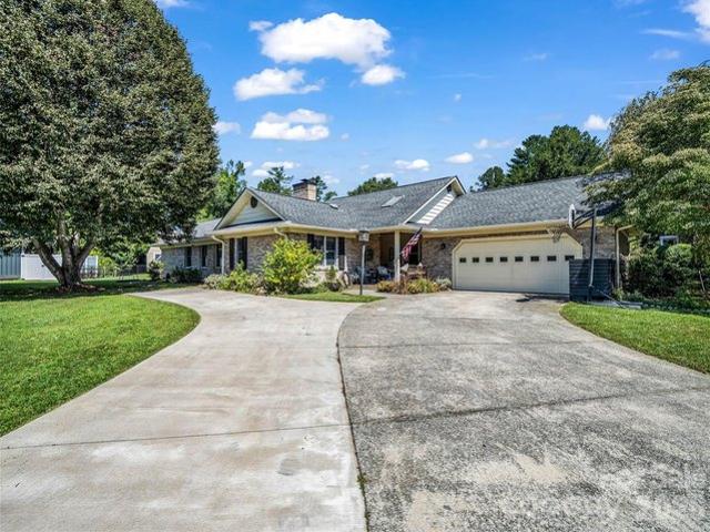 House for sale in Hendersonville, North Carolina