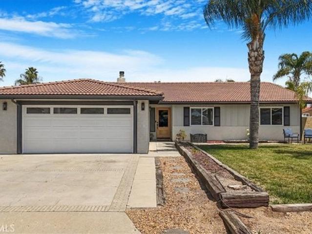 House for sale in Canyon Lake, California