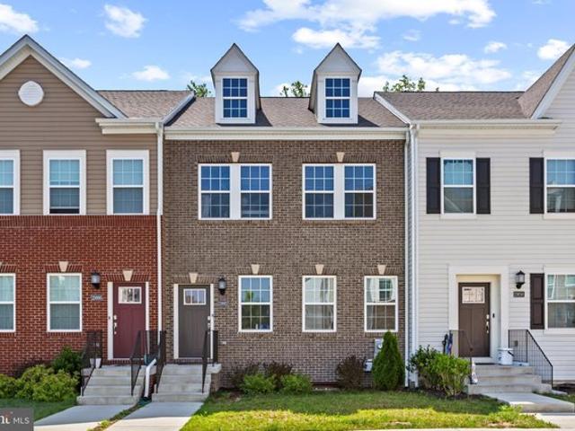 Townhouse for sale in California, Maryland
