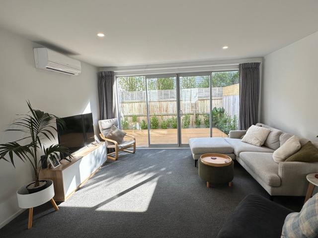 Townhouse for rent in Heathcote, Canterbury