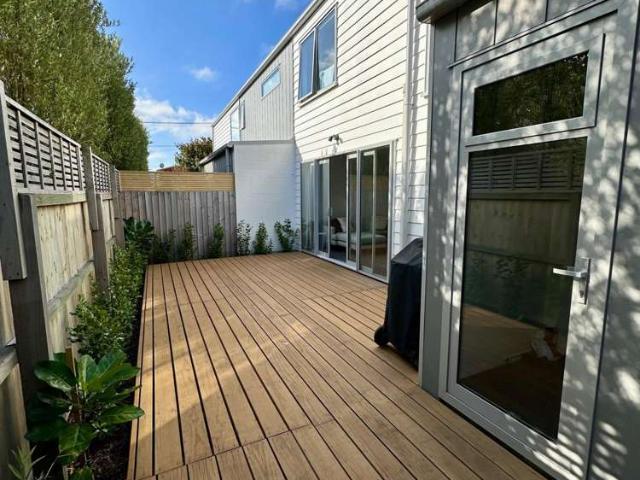 Townhouse for rent in Heathcote, Canterbury