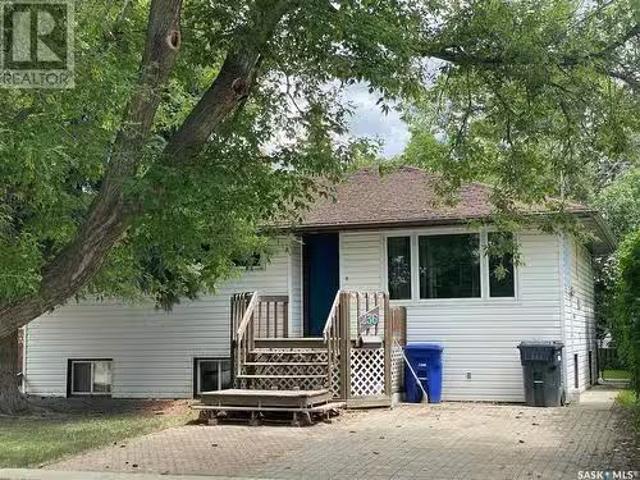 House for sale in Weyburn, Saskatchewan