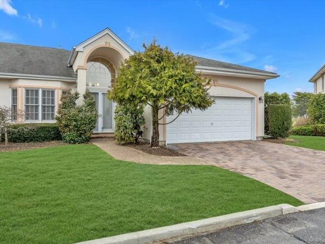 Condo for sale in Huntington, New York