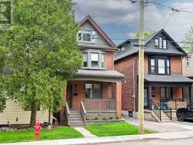 House for sale in Ancaster, Ontario