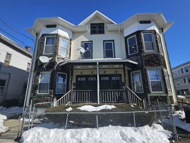 Townhouse for sale in Bridgeport, Connecticut
