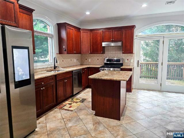 Property for rent in Palisades Park, New Jersey