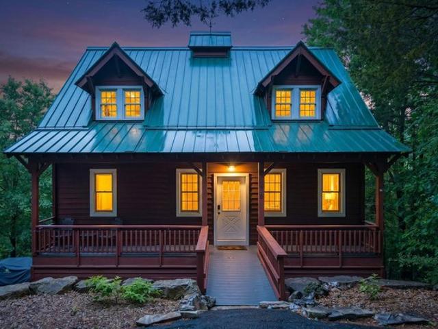House for sale in Stone, Missouri