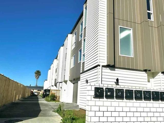 Townhouse for rent in Manurewa