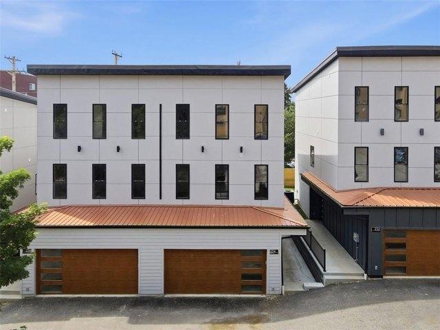Townhouse for sale in Carnegie, Allegheny County