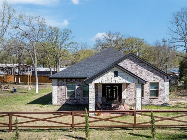 House for sale in Henderson, Texas
