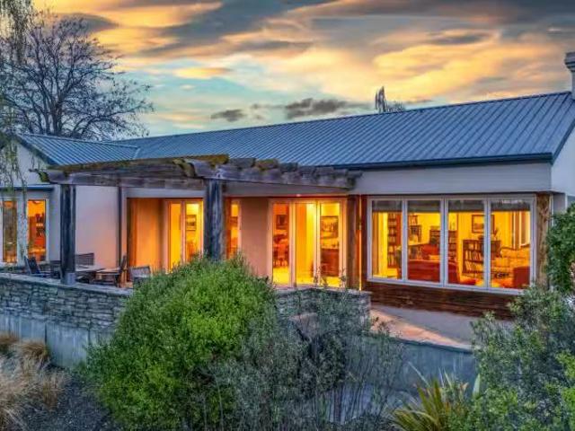 House for sale in Otakou