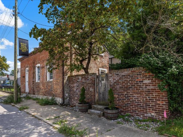 House for sale in Versailles, Woodford County