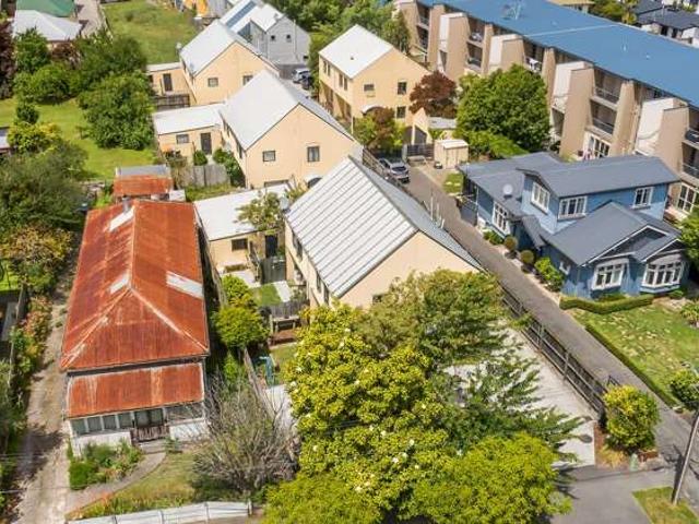 Townhouse for sale in Heathcote, Canterbury