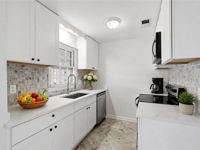 Townhouse for sale in Roswell, Fulton County