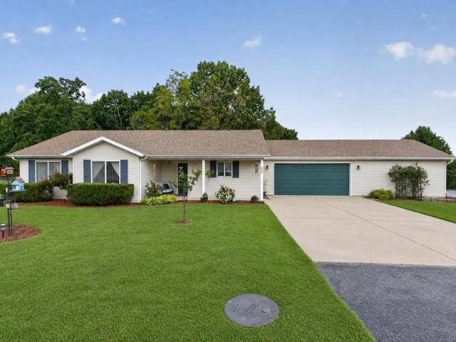 House for sale in Stone, Missouri