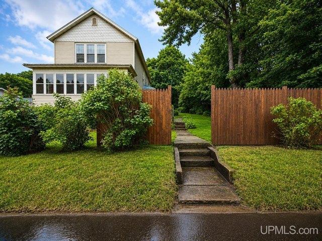 House for sale in Ishpeming, Michigan
